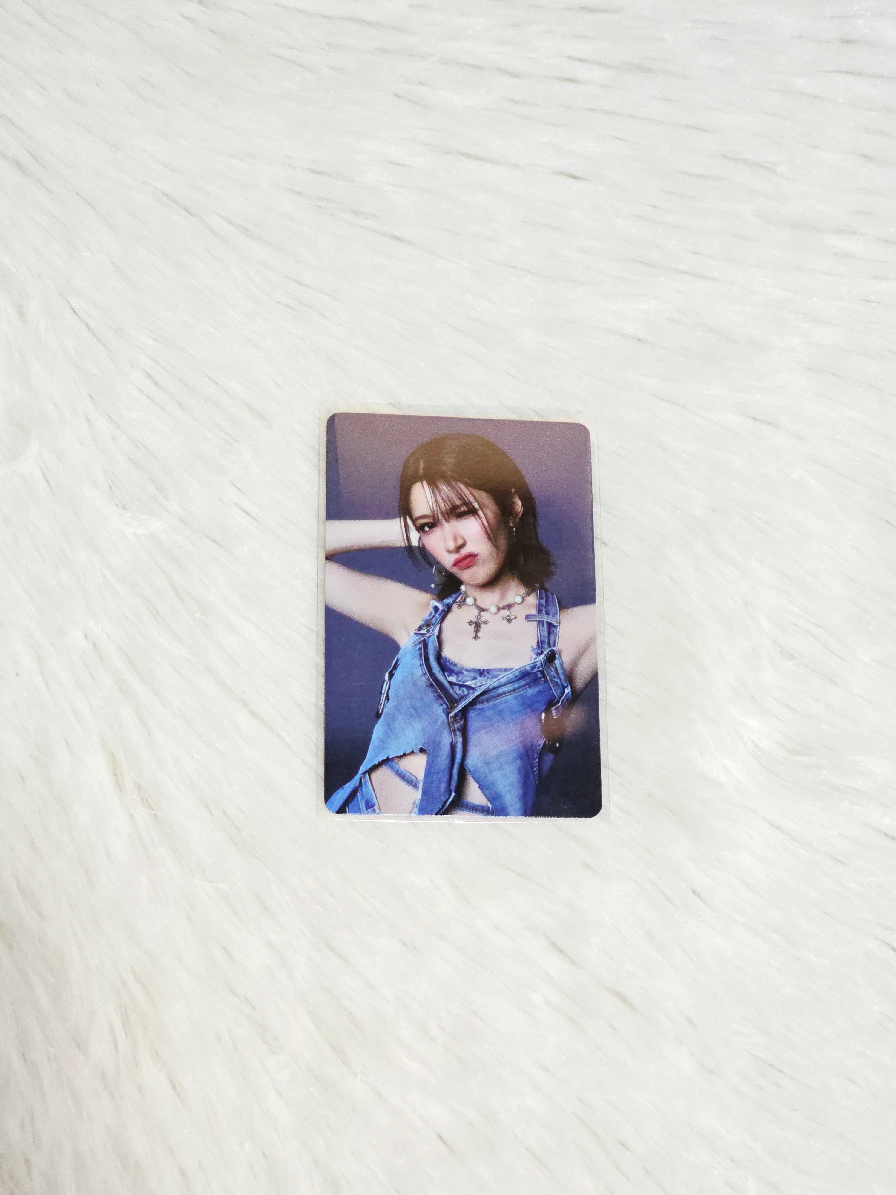 [ENTREGA INMEDIATA] RISER Girls Collectible Card | RISER: The First Rise Concert
