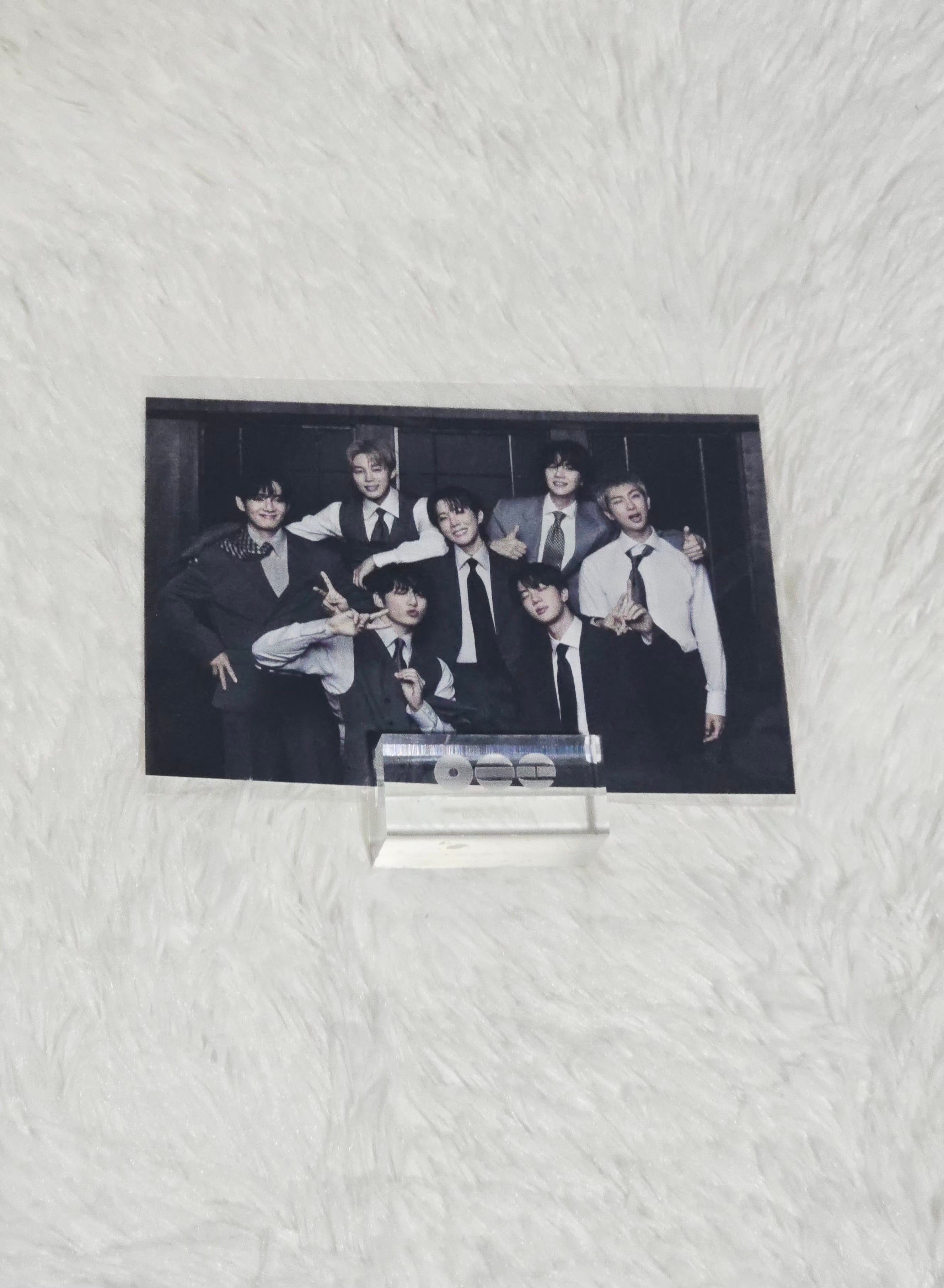 [ENTREGA INMEDIATA] POB foto grupal + soporte de acrílico ARIRANG